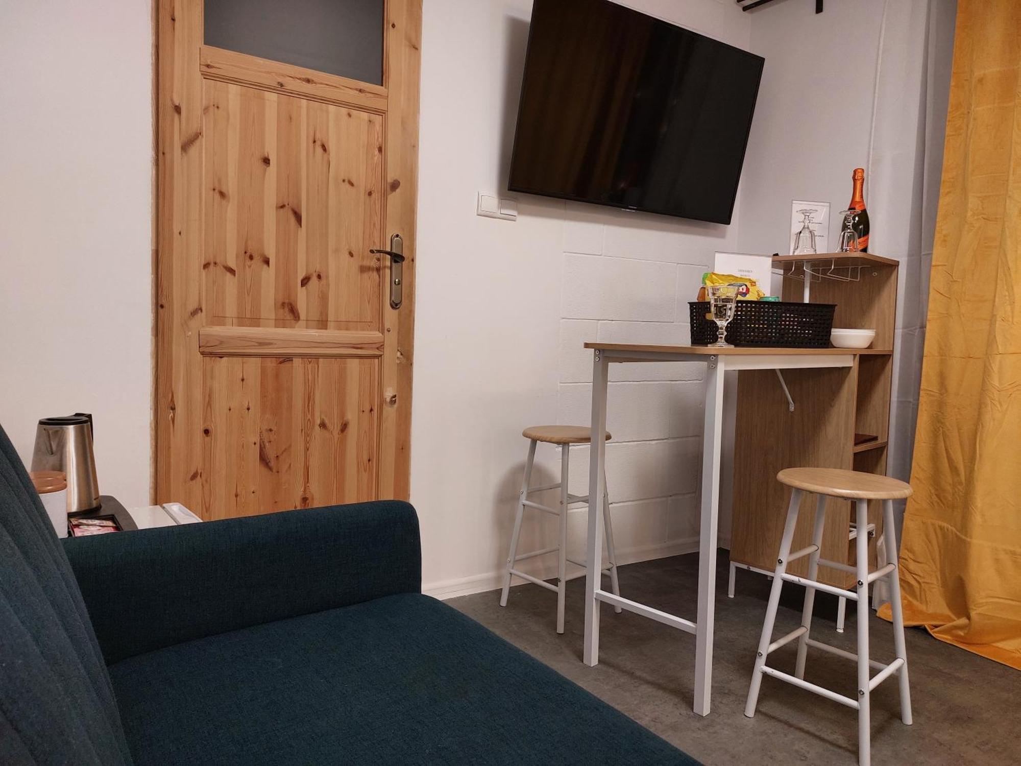 Flores Apartament Катовице Стая снимка
