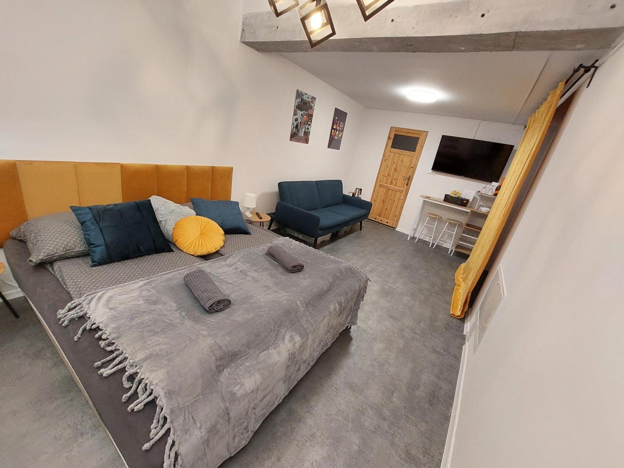 Flores Apartament Катовице Стая снимка