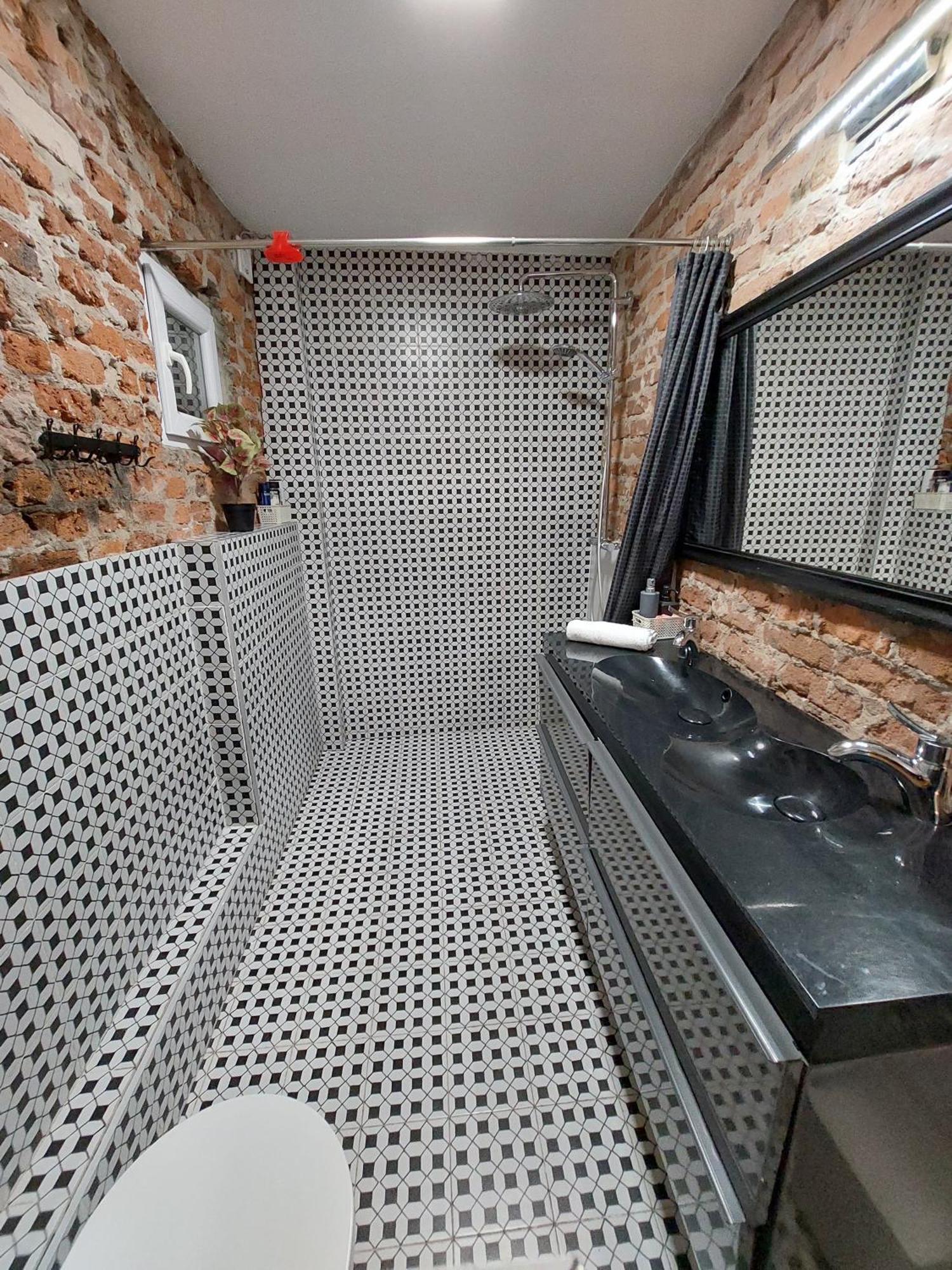 Flores Apartament Катовице Стая снимка
