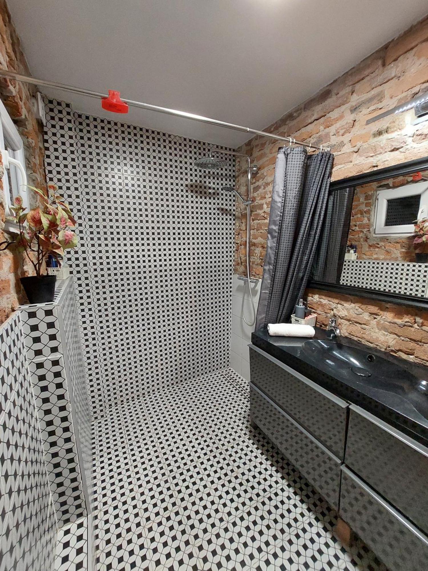 Flores Apartament Катовице Стая снимка