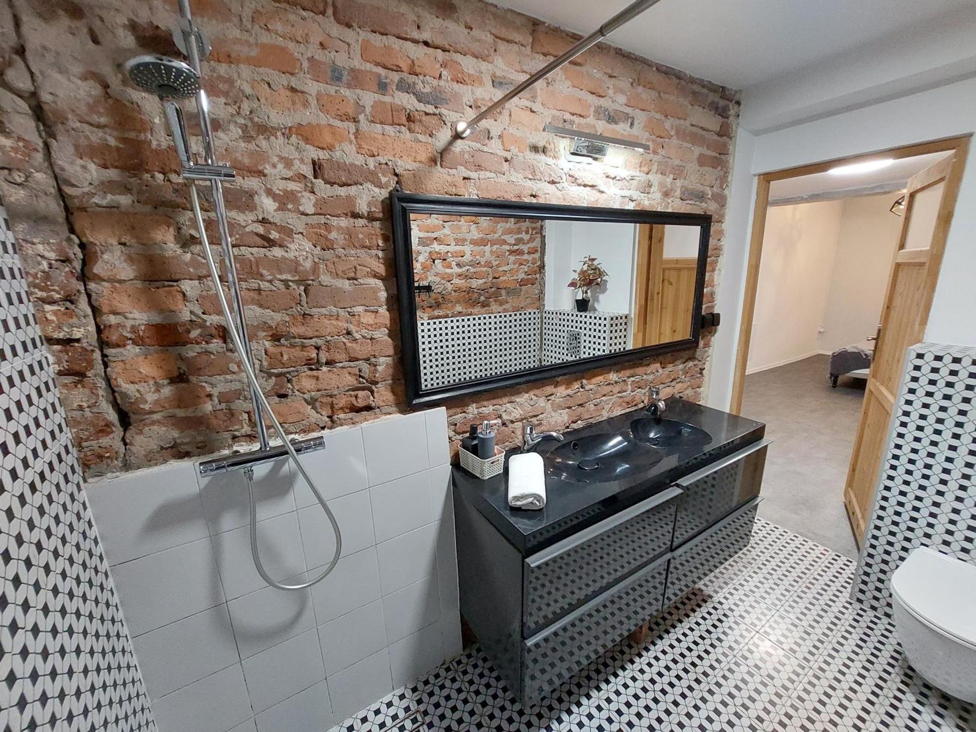 Flores Apartament Катовице Стая снимка